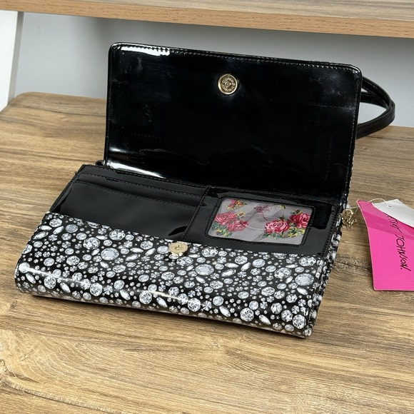 Betsey Johnson Dani Diamond Printed Crossbody Purse Large‎ Bow Black NWT - Picture 8 of 9